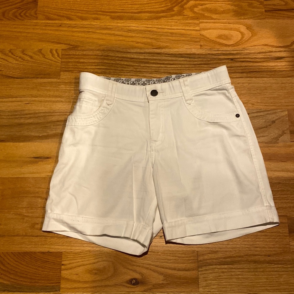 WOMANS WHITE JEAN SHORTS